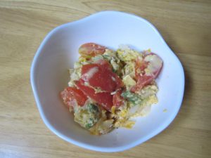 簡単イタリアン！卵とトマトのサッパリ炒め